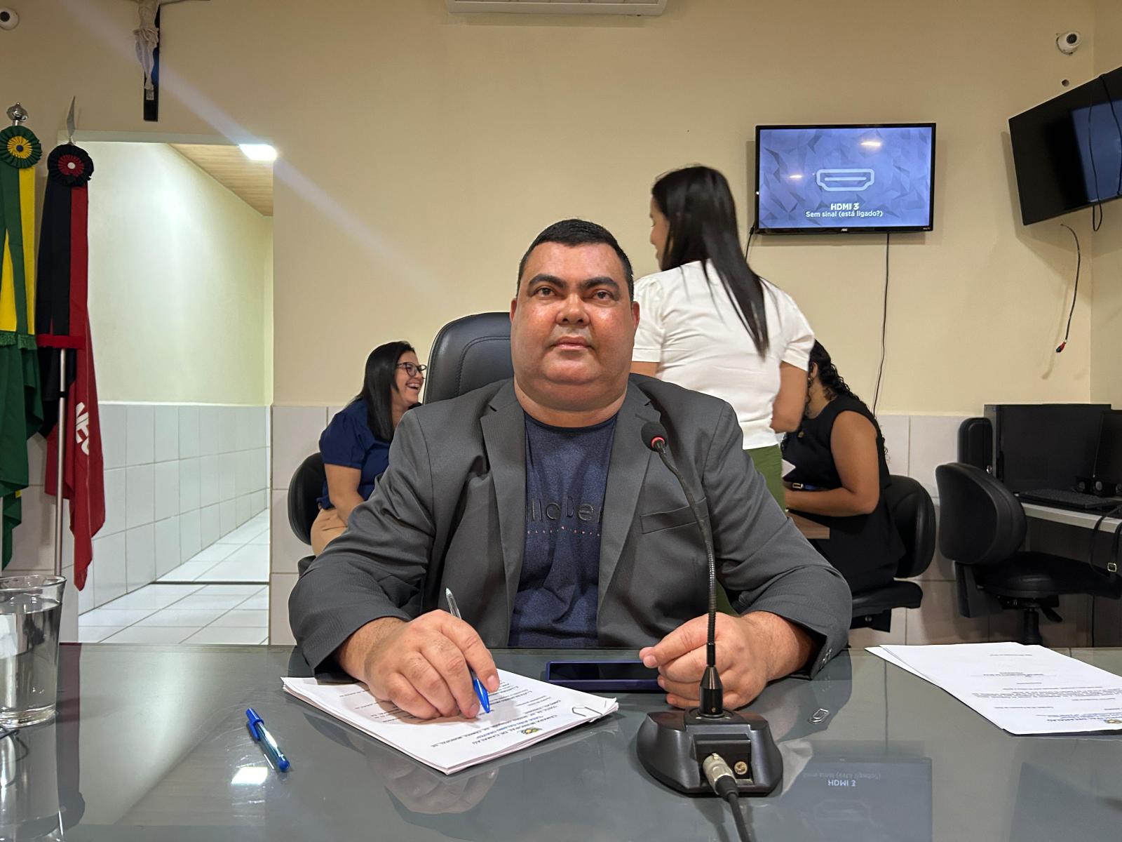 Câmara Municipal de Camalaú Realiza Reunião Ordinária com Aprovação de Diversos Requerimentos