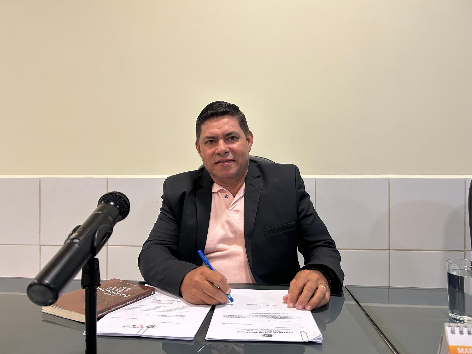 Câmara Municipal de Camalaú Realiza Reunião Ordinária com Aprovação de Diversos Requerimentos