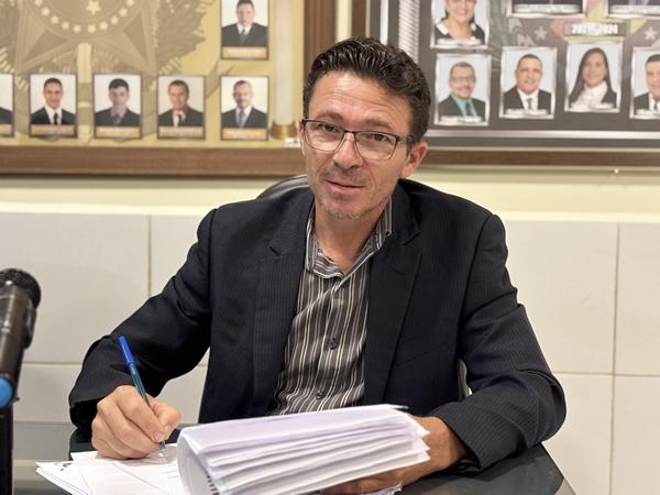 Câmara de Camalaú aprova série de requerimentos durante 3ª Sessão Ordinária na última sexta (13) Câmara de Camalaú aprova série de requerimentos durante 3ª Sessão Ordinária na última sexta (13)